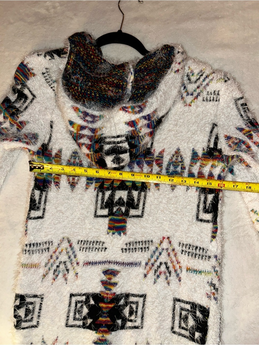 Cozy Open-Front Aztec-Print Cardigan Sweater - White - Picture 4 of 5